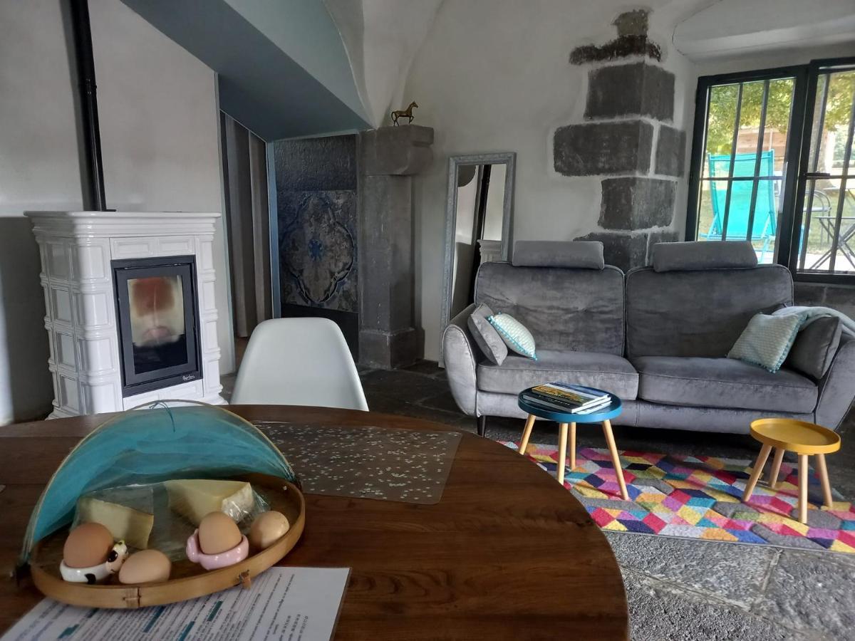 Les Gites De Recoleine Nébouzat Esterno foto