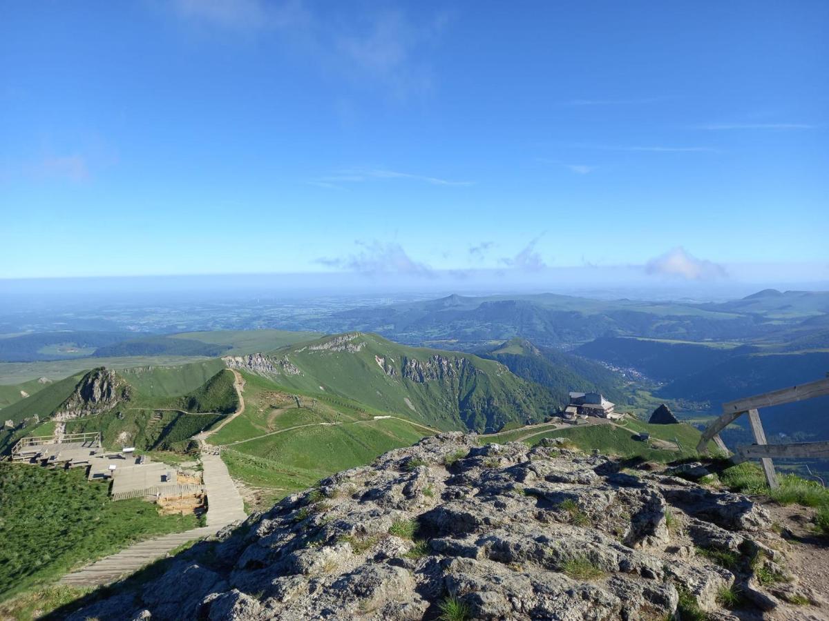 Les Gites De Recoleine Nébouzat Esterno foto